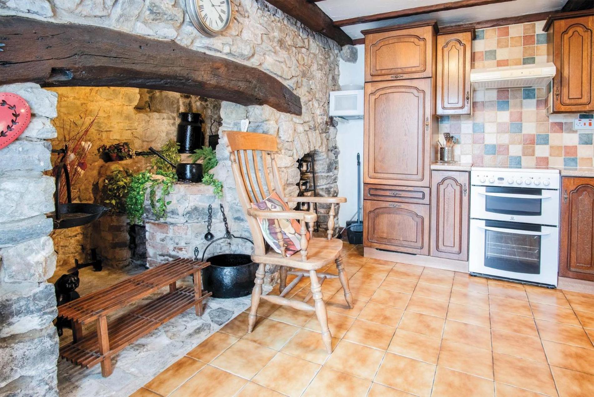 Hall House - 3 Bedroom Cottage - Saint Florence Bagian luar foto
