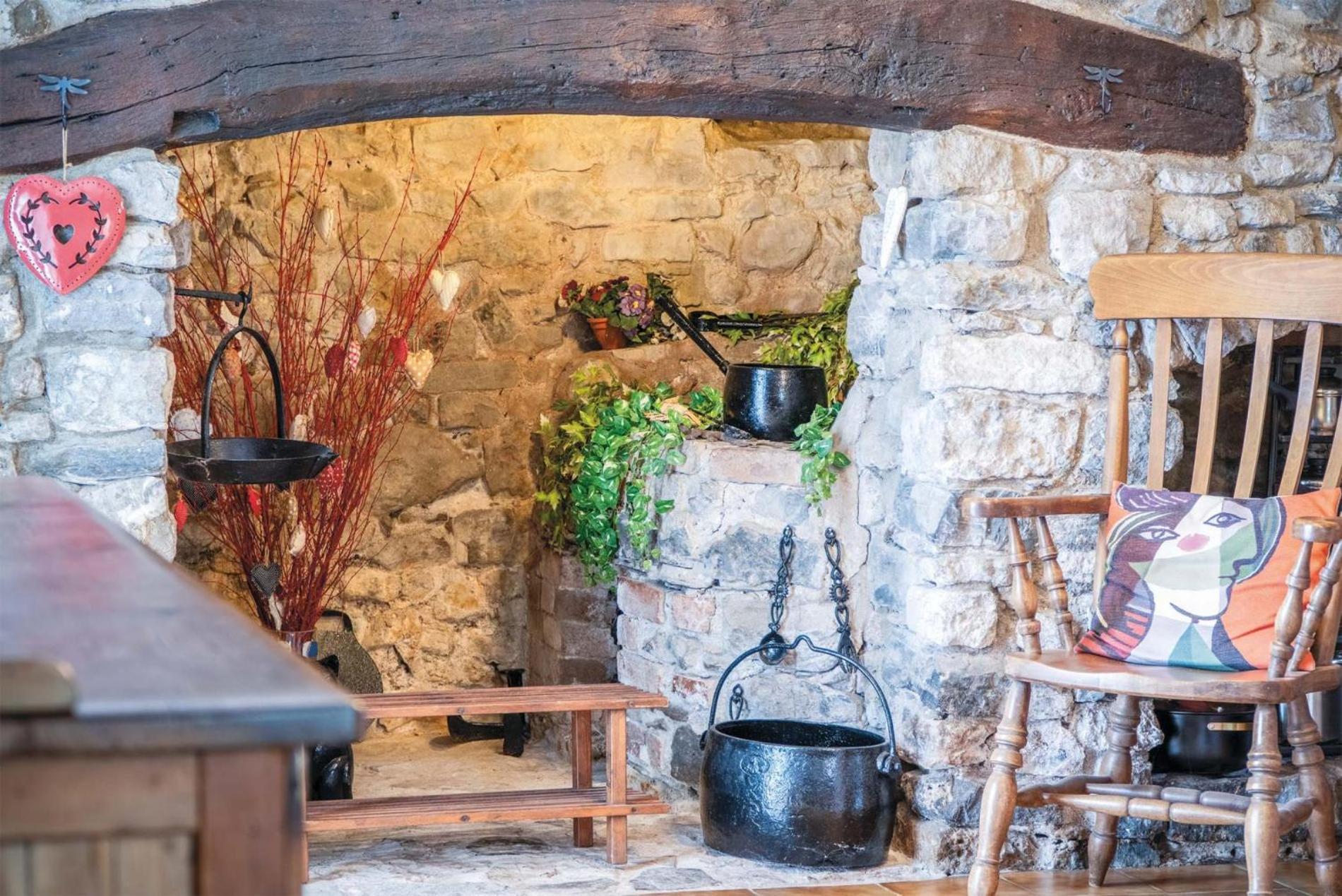 Hall House - 3 Bedroom Cottage - Saint Florence Bagian luar foto