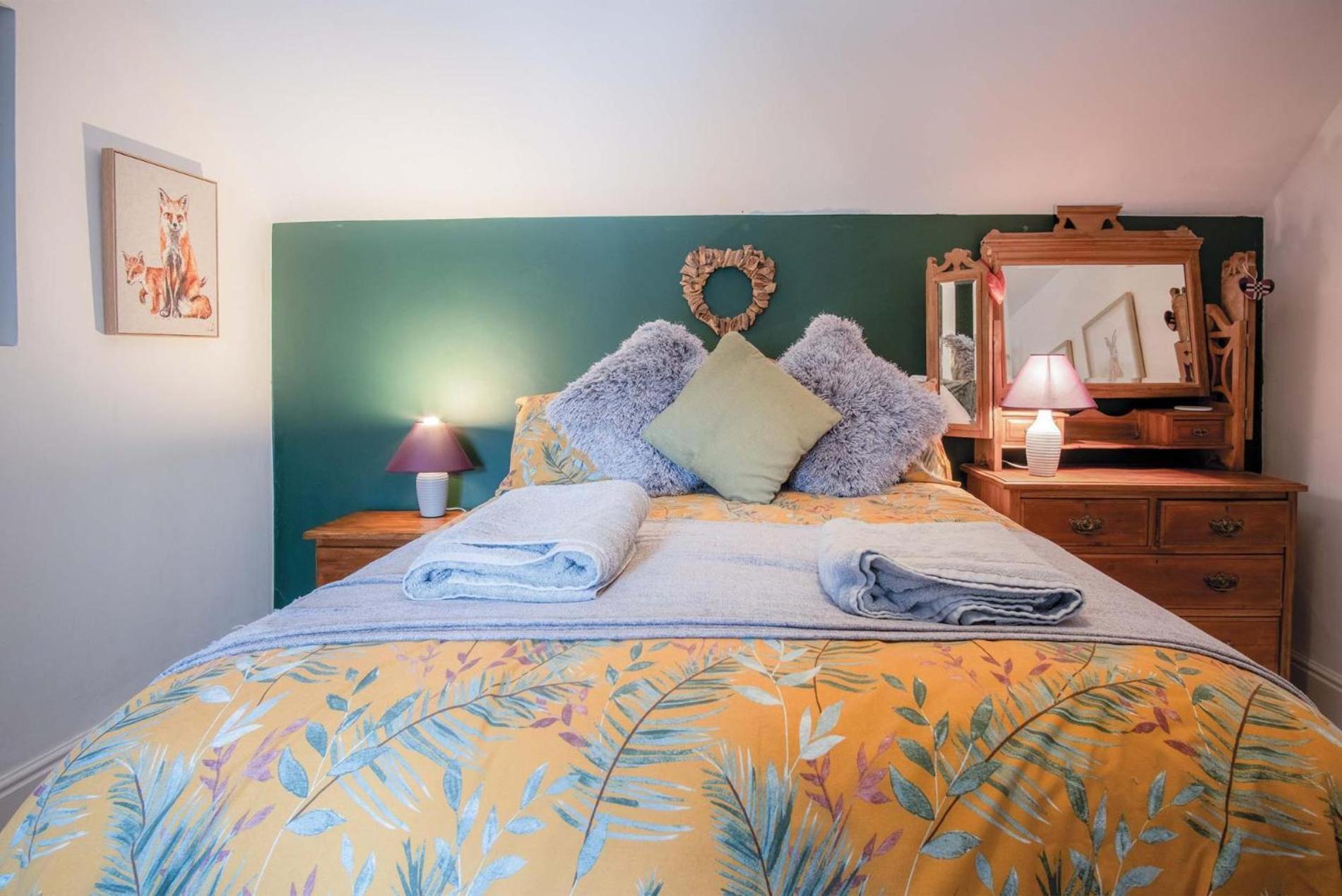 Hall House - 3 Bedroom Cottage - Saint Florence Bagian luar foto