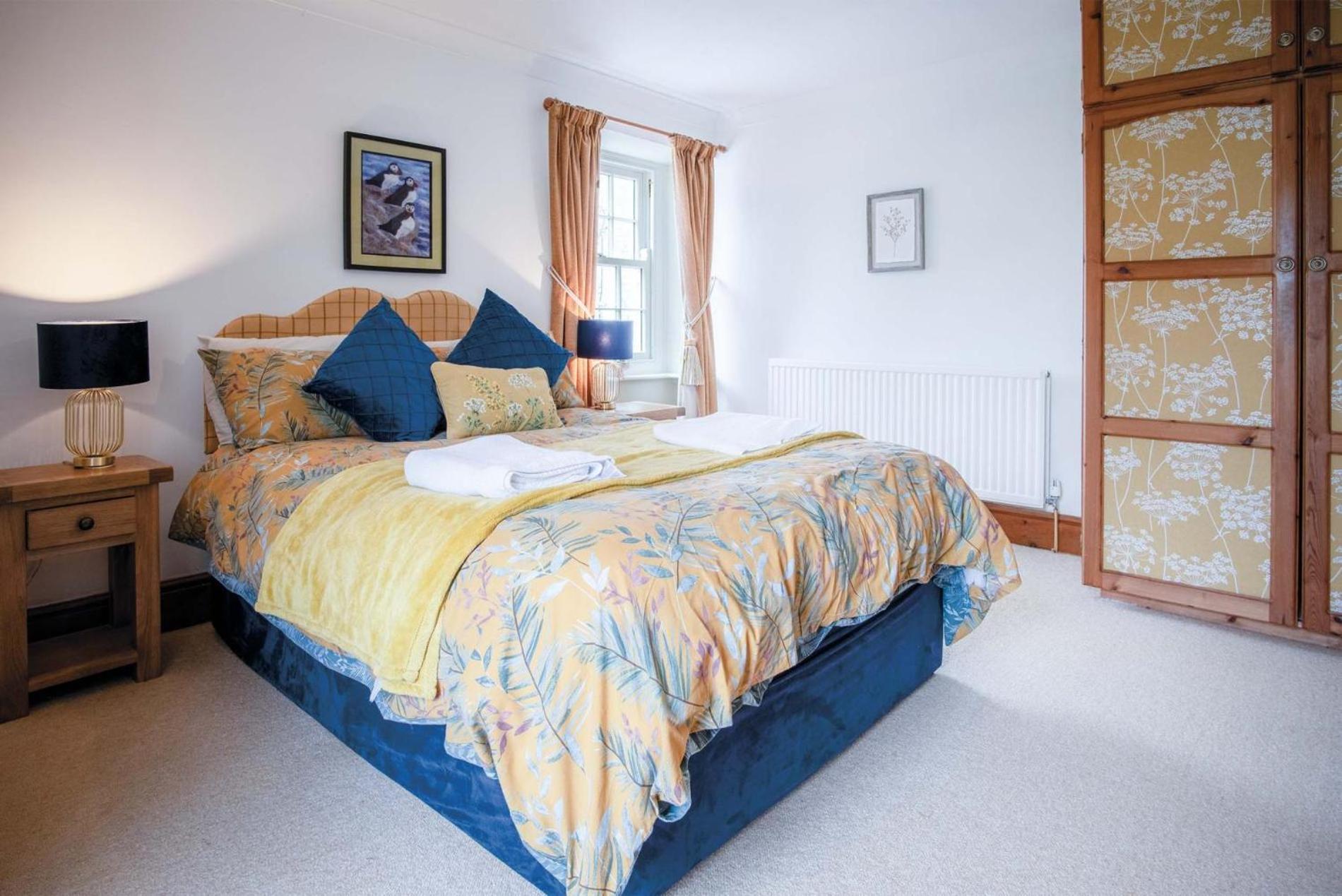 Hall House - 3 Bedroom Cottage - Saint Florence Bagian luar foto
